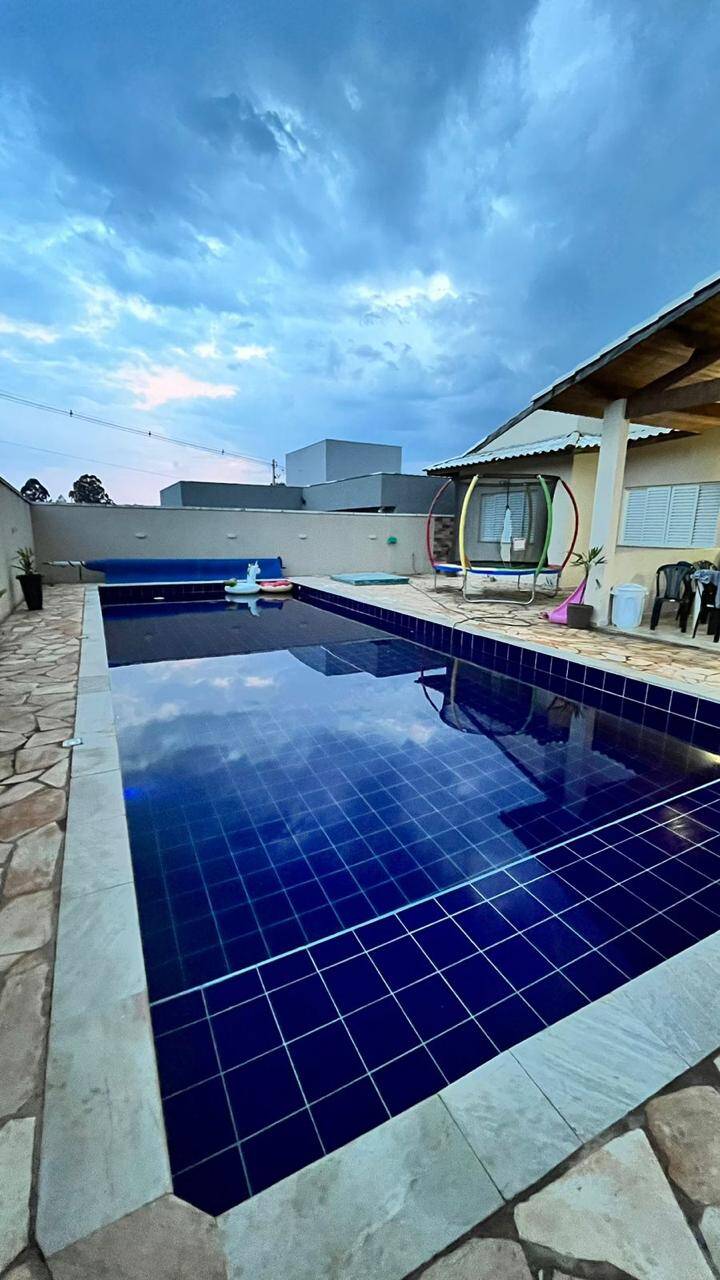 #525 - Casa para Venda em Pardinho - SP