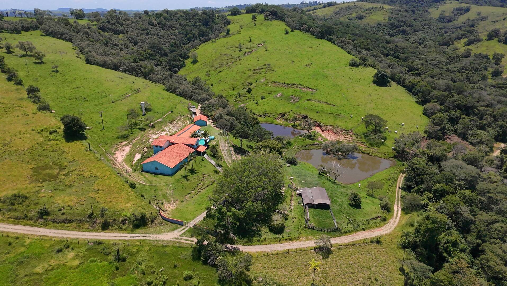 #556 - Chácara para Venda em Torre de Pedra - SP