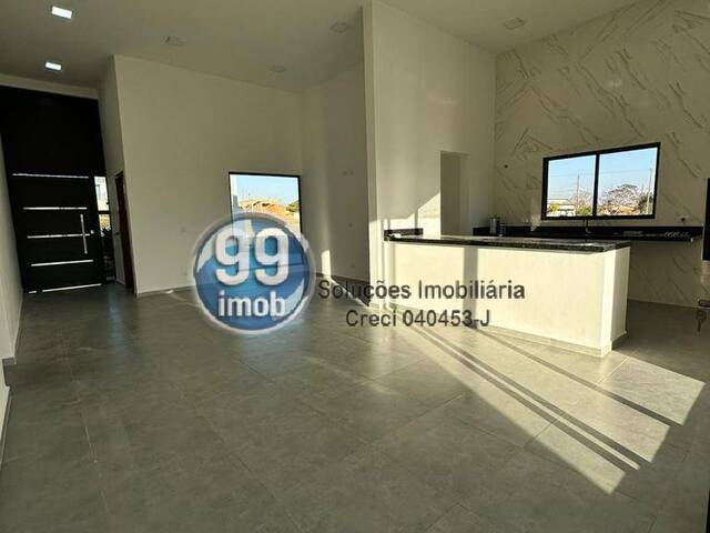 Casa para Venda em Porangaba - 3