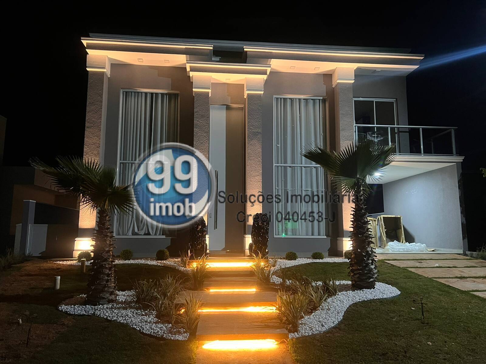 Casa à venda com 3 quartos, 250m² - Foto 1