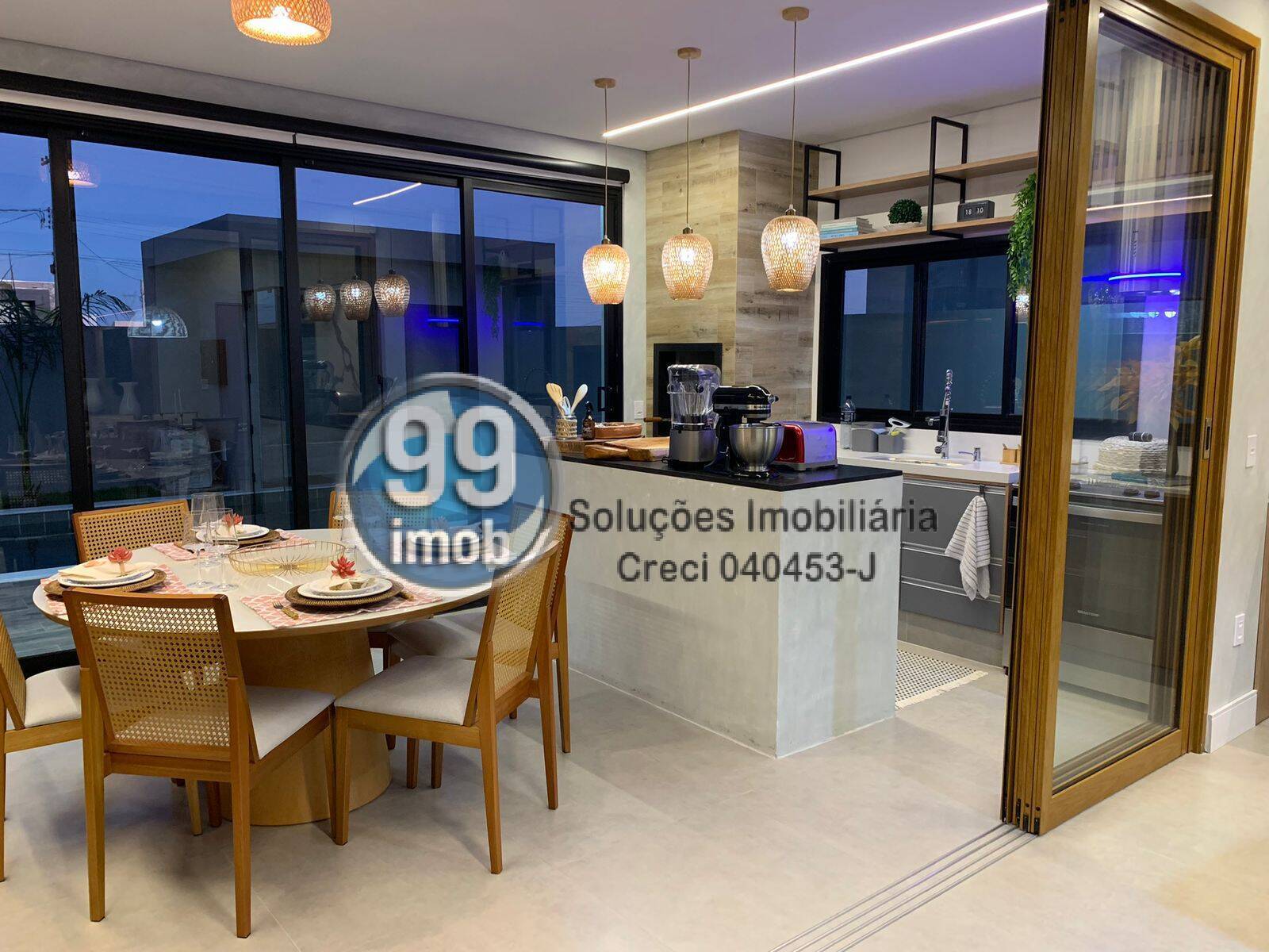 Casa à venda com 3 quartos, 190m² - Foto 3