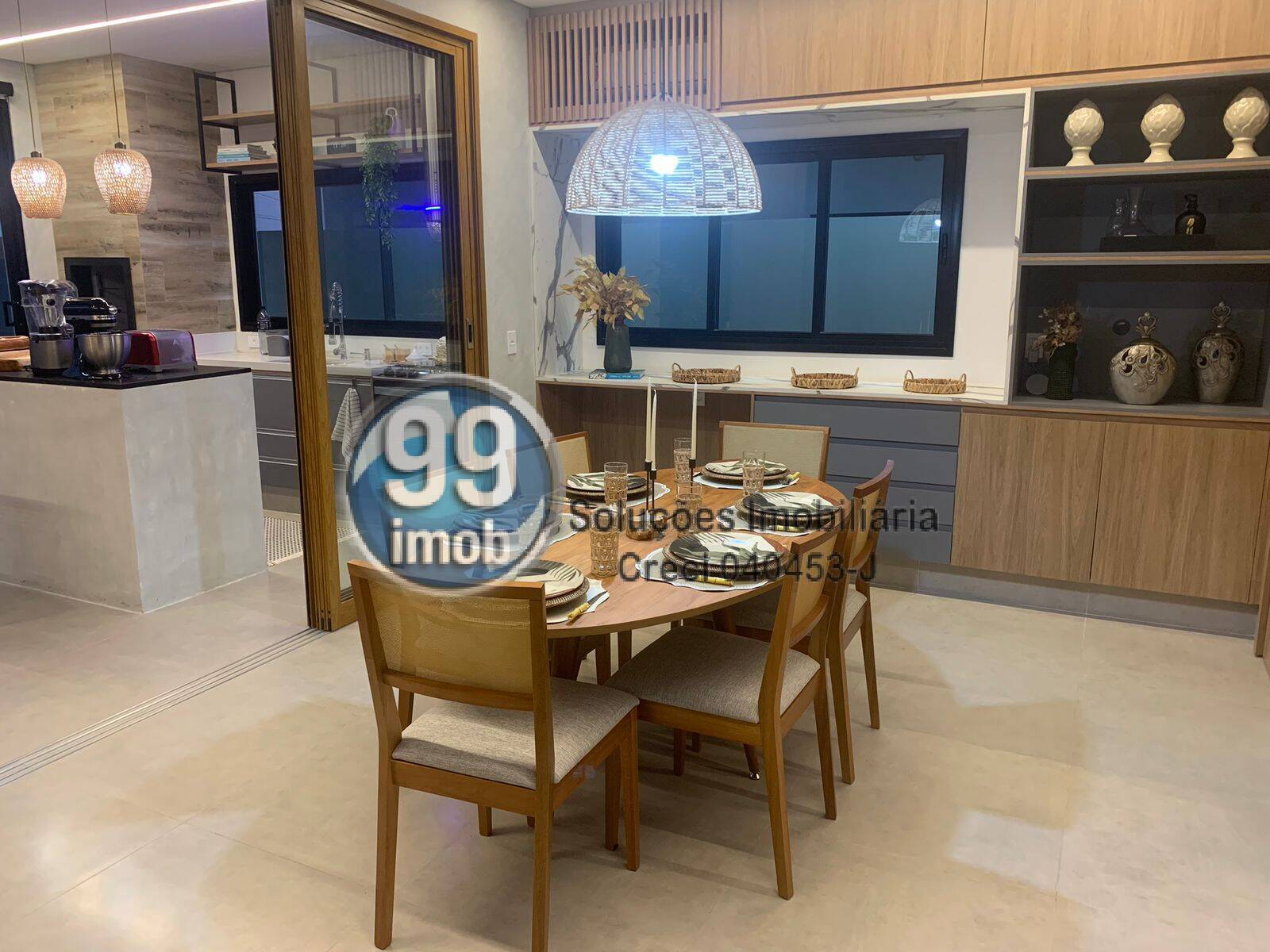 Casa à venda com 3 quartos, 190m² - Foto 1