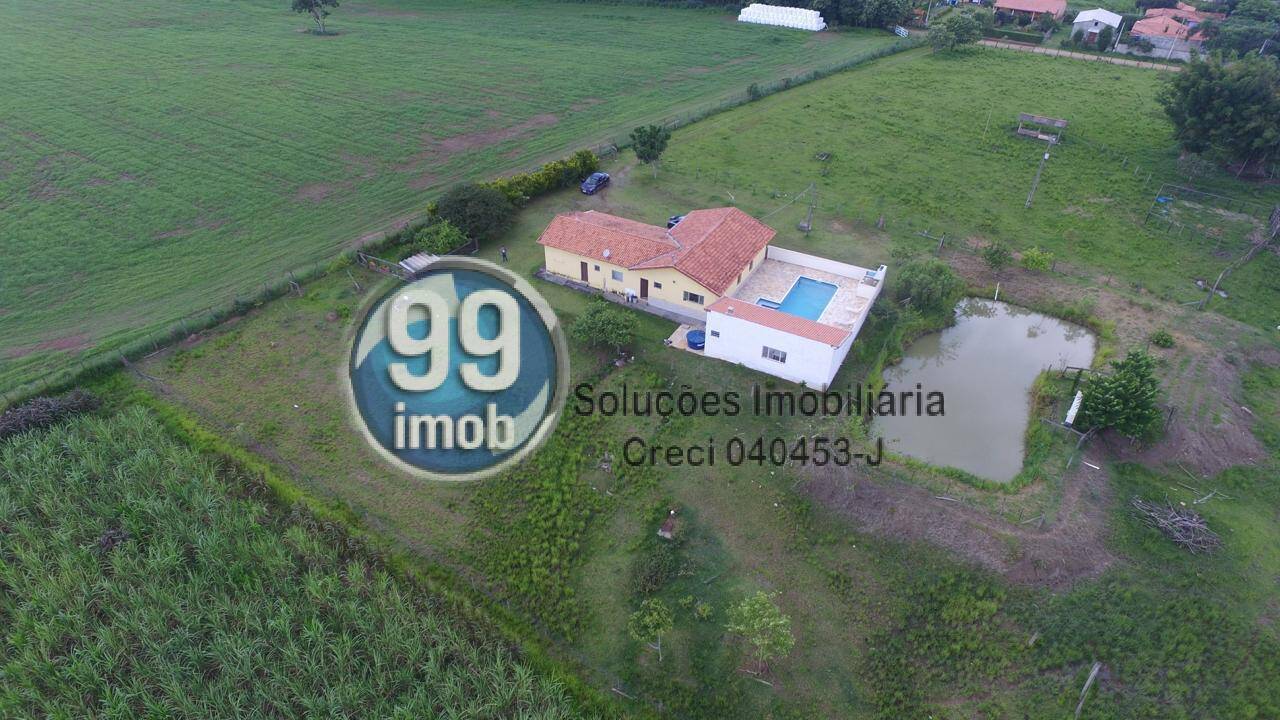 Chácara à venda com 4 quartos, 400m² - Foto 1