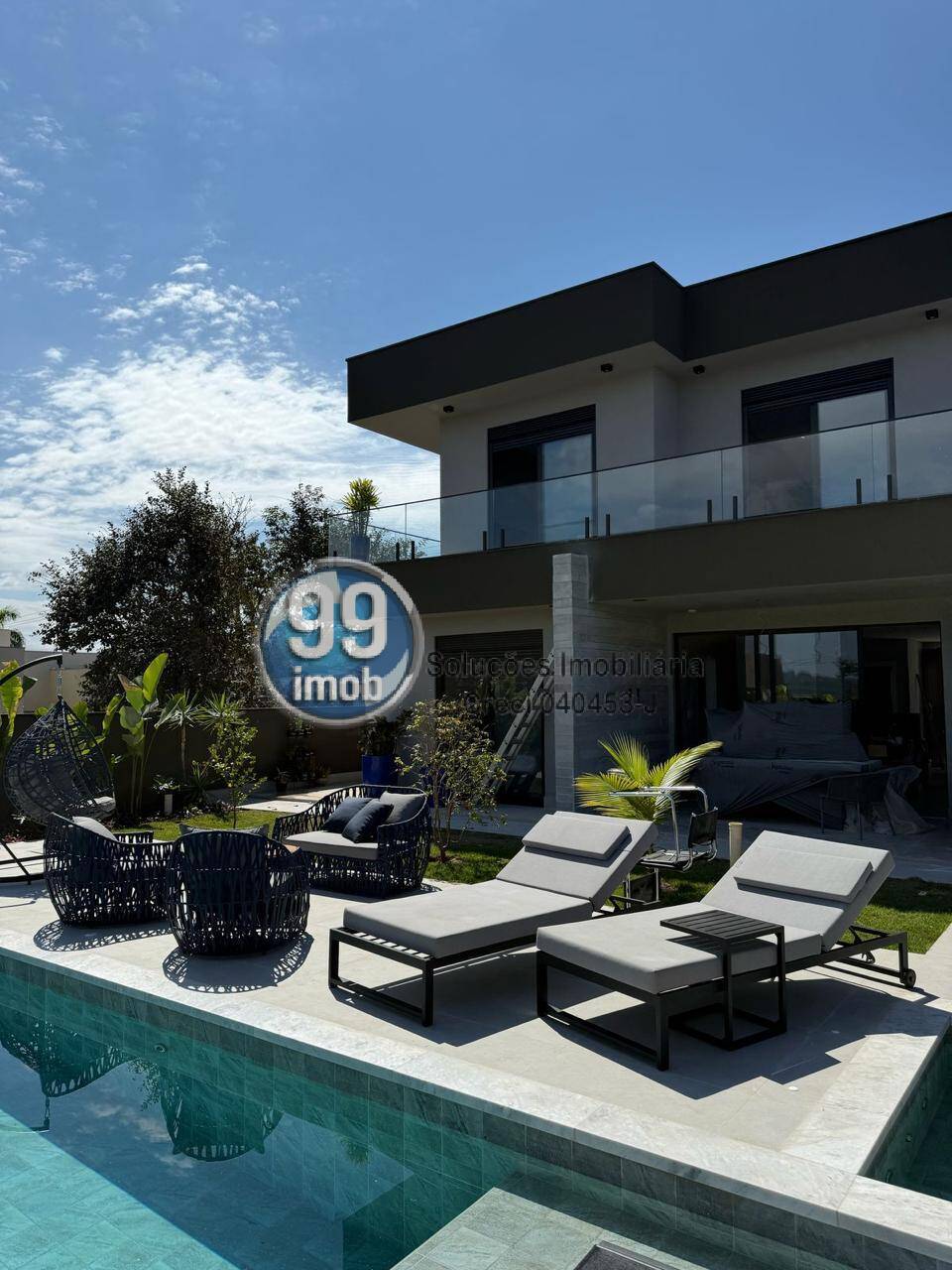 Casa à venda com 4 quartos, 270m² - Foto 1