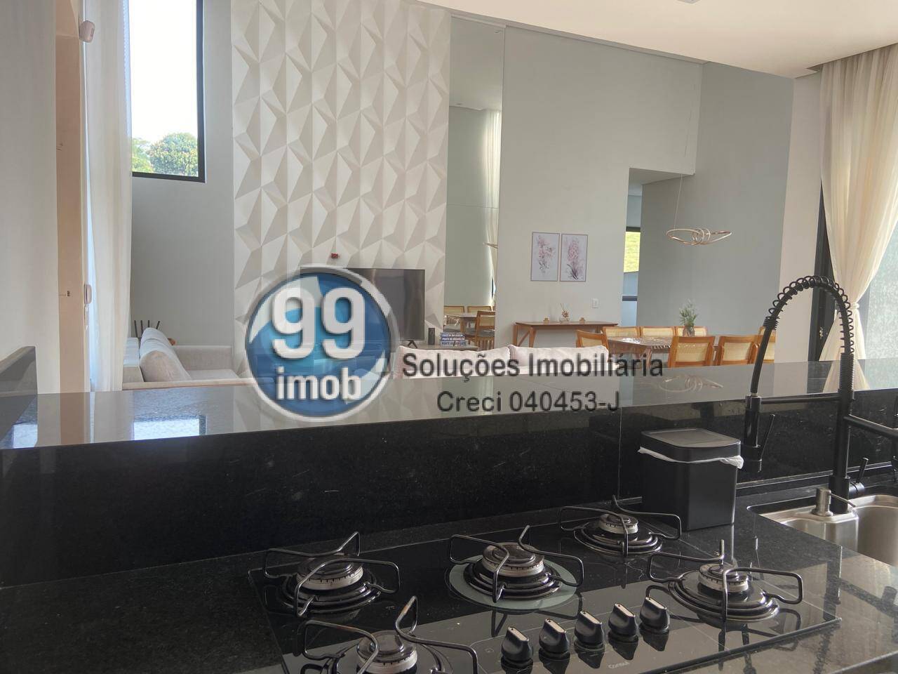 Casa à venda com 3 quartos, 170m² - Foto 2